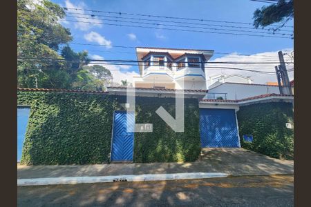 Casa para alugar com 450m², 3 quartos e 8 vagas Casa para alugar com 450m², 3 quartos e 8 vagasFachada