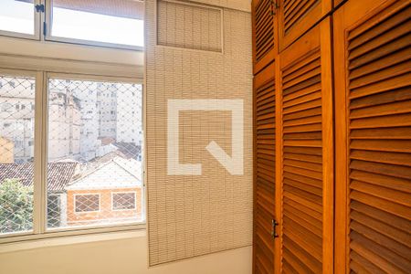 Apartamento para alugar com 110m², 3 quartos e 2 vagasQuarto 1 detalhe da cortina