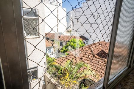 Apartamento para alugar com 110m², 3 quartos e 2 vagasÁrea de Serviço vista da janela