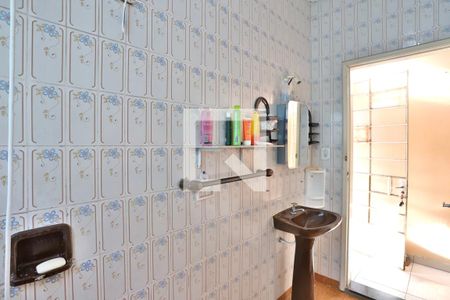 Casa à venda com 250m², 3 quartos e 2 vagasBanheiro 2