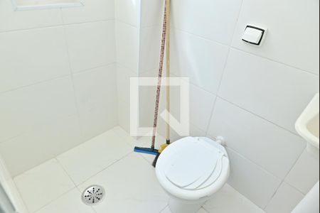 Banheiro  de apartamento para alugar com 1 quarto, 38m² em Ocian, Praia Grande