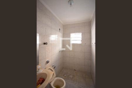 Banheiro de casa de condomínio para alugar com 1 quarto, 30m² em Vila Nova Curuca, São Paulo