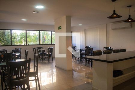 Apartamento à venda com 68m², 2 quartos e 2 vagas Apartamento à venda com 68m², 2 quartos e 2 vagasÁrea comum - Salão de festas