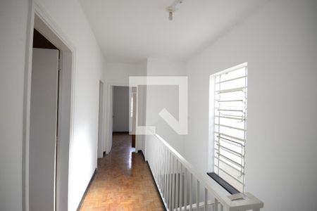 Casa à venda com 208m², 3 quartos e 3 vagasCorredor