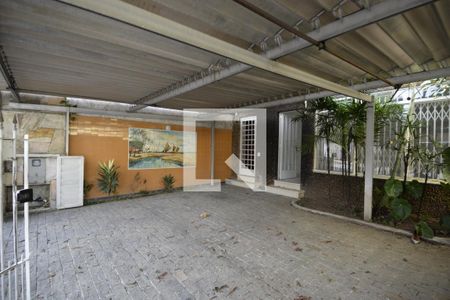 Casa à venda com 208m², 3 quartos e 3 vagasGaragem