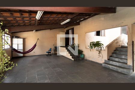 Casa à venda com 400m², 3 quartos e 4 vagas Casa à venda com 400m², 3 quartos e 4 vagasVaranda