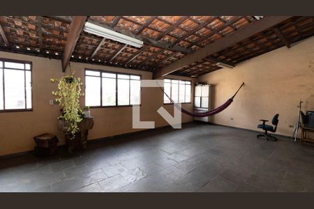 Casa à venda com 400m², 3 quartos e 4 vagas Casa à venda com 400m², 3 quartos e 4 vagasVaranda