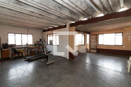 Casa à venda com 400m², 3 quartos e 4 vagas Casa à venda com 400m², 3 quartos e 4 vagasÁrea de Serviço