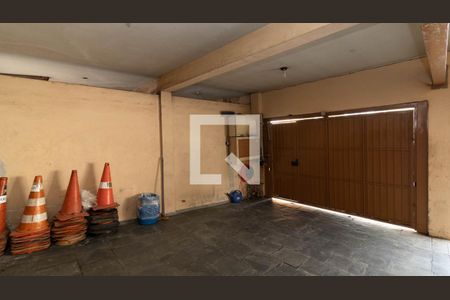 Casa à venda com 400m², 3 quartos e 4 vagas Casa à venda com 400m², 3 quartos e 4 vagasGaragem