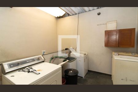 Casa à venda com 400m², 3 quartos e 4 vagas Casa à venda com 400m², 3 quartos e 4 vagasÁrea de Serviço