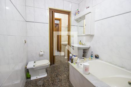 Banheiro 1 de casa para alugar com 3 quartos, 300m² em Vila Amélia, Poá