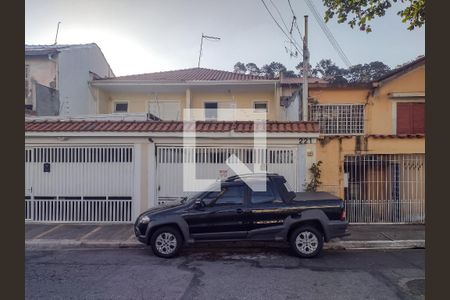 Casa à venda com 144m², 3 quartos e 4 vagas Casa à venda com 144m², 3 quartos e 4 vagasFachada