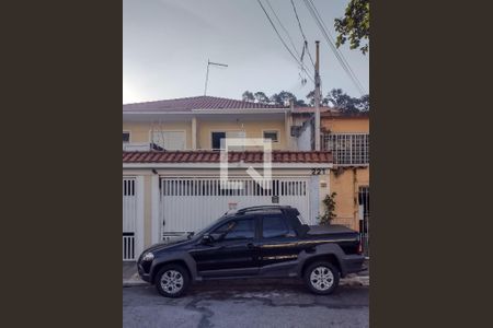 Casa à venda com 144m², 3 quartos e 4 vagas Casa à venda com 144m², 3 quartos e 4 vagasFachada