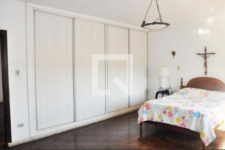 Casa à venda com 400m², 4 quartos e 4 vagas Casa à venda com 400m², 4 quartos e 4 vagasQuarto 01