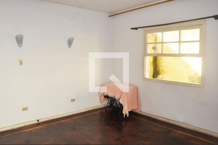 Casa à venda com 400m², 4 quartos e 4 vagas Casa à venda com 400m², 4 quartos e 4 vagasQuarto 03 com Varanda