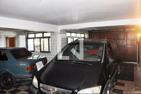 Casa à venda com 400m², 4 quartos e 4 vagas Casa à venda com 400m², 4 quartos e 4 vagasGaragem