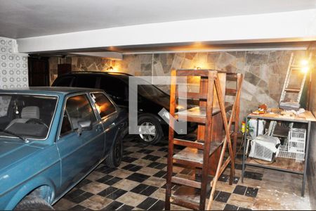 Casa à venda com 400m², 4 quartos e 4 vagas Casa à venda com 400m², 4 quartos e 4 vagasGaragem