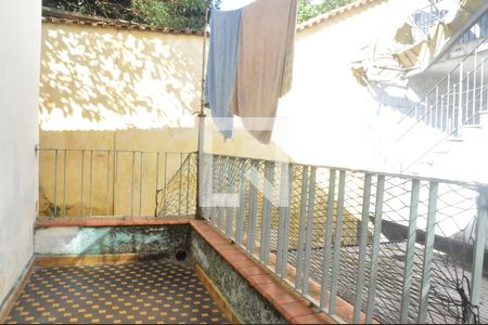 Casa à venda com 400m², 4 quartos e 4 vagas Casa à venda com 400m², 4 quartos e 4 vagasVaranda