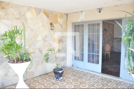 Casa à venda com 400m², 4 quartos e 4 vagas Casa à venda com 400m², 4 quartos e 4 vagasVaranda da Sala