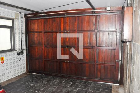 Casa à venda com 400m², 4 quartos e 4 vagas Casa à venda com 400m², 4 quartos e 4 vagasGaragem