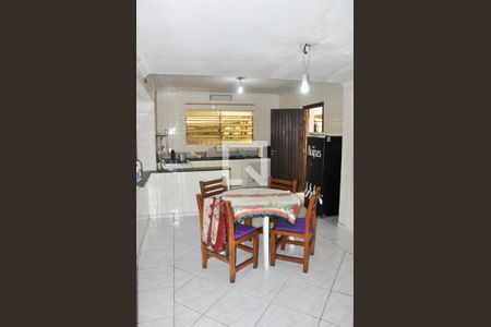 Casa à venda com 400m², 4 quartos e 4 vagas Casa à venda com 400m², 4 quartos e 4 vagasCozinha e Copa