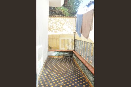 Casa à venda com 400m², 4 quartos e 4 vagas Casa à venda com 400m², 4 quartos e 4 vagasVaranda