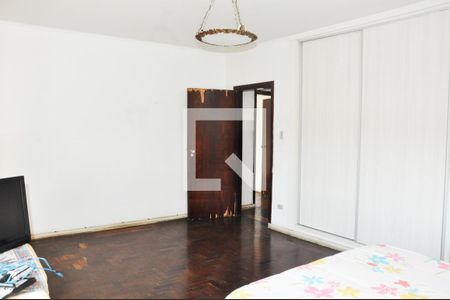 Casa à venda com 400m², 4 quartos e 4 vagas Casa à venda com 400m², 4 quartos e 4 vagasQuarto 01