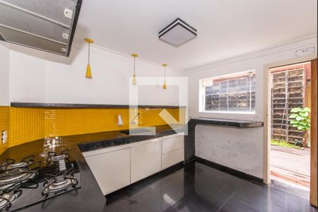 Casa à venda com 250m², 3 quartos e 3 vagas Casa à venda com 250m², 3 quartos e 3 vagasCozinha