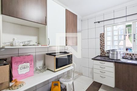 Casa à venda com 200m², 3 quartos e 3 vagasCozinha da edícula