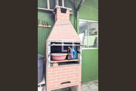 Casa à venda com 200m², 3 quartos e 3 vagasÁrea de serviço e churrasqueira