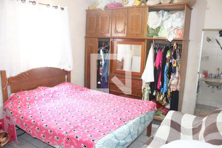 Quarto 2 - Suíte de casa para alugar com 2 quartos, 135m² em Vila Voturuá, São Vicente