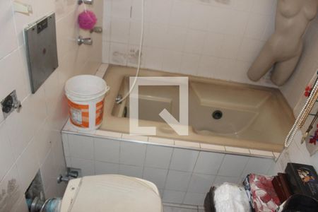 Casa para alugar com 135m², 2 quartos e 2 vagasBanheiro da Suíte