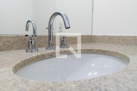 Apartamento à venda com 64m², 2 quartos e 1 vagaBanheiro Social Detalhe