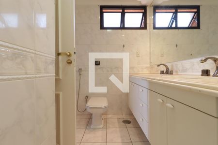 Apartamento para alugar com 132m², 4 quartos e 1 vagaBanheiro da Suíte