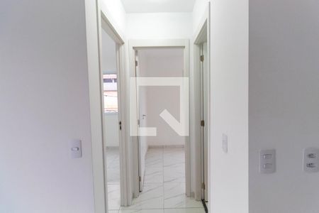 Corredor de apartamento para alugar com 2 quartos, 40m² em Vila Ré, São Paulo