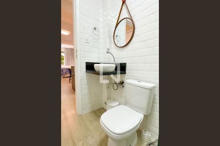 Banheiro social de apartamento à venda com 1 quarto, 45m² em Copacabana, Rio de Janeiro