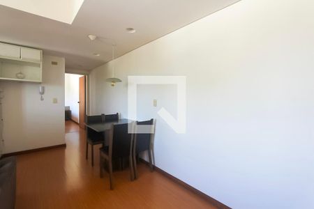 Sala de apartamento para alugar com 1 quarto, 60m² em Passo da Areia, Porto Alegre