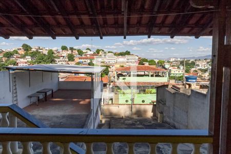 Vista da sala de casa à venda com 3 quartos, 360m² em Cenaculo, Belo Horizonte
