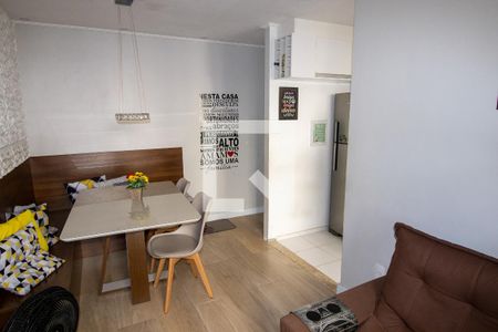 Sala de apartamento para alugar com 2 quartos, 40m² em Gardênia Azul, Rio de Janeiro