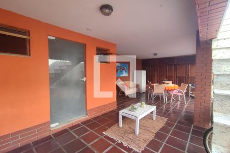 Casa de condomínio à venda com 190m², 4 quartos e 2 vagasPilotis - Area de Lazer e Area de Serviço