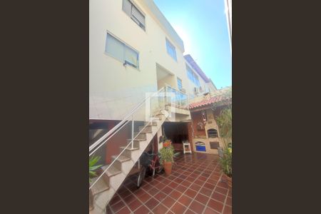 Casa de condomínio à venda com 190m², 4 quartos e 2 vagasPilotis - Acesso do Hall do 1º Pav para Pilotis (Area de Lazer)