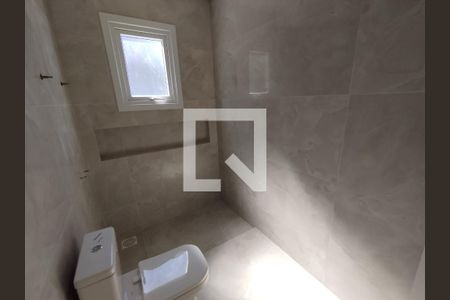 Casa à venda com 243m², 3 quartos e 2 vagasBanheiro do Quarto 2