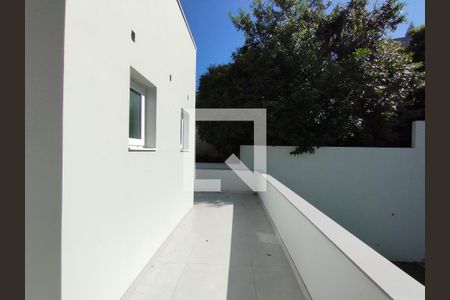 Casa à venda com 243m², 3 quartos e 2 vagasVaranda do quarto 
