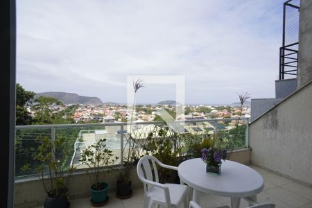 Sala de casa para alugar com 6 quartos, 336m² em Camboinhas, Niterói