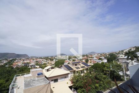 Sala de casa para alugar com 6 quartos, 336m² em Camboinhas, Niterói