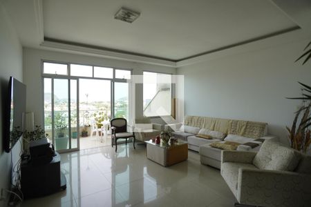 Sala de casa para alugar com 6 quartos, 336m² em Camboinhas, Niterói