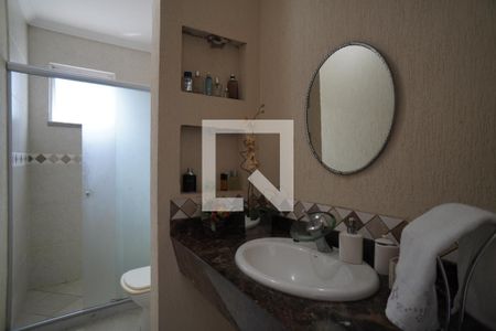 Banheiro de casa à venda com 6 quartos, 336m² em Camboinhas, Niterói