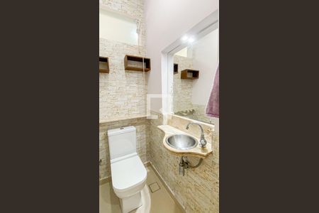 Casa para alugar com 212m², 3 quartos e 2 vagasLavabo