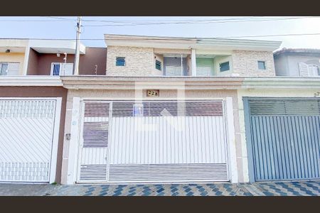 Casa para alugar com 212m², 3 quartos e 2 vagasFachada