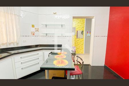 Casa para alugar com 212m², 3 quartos e 2 vagasCozinha